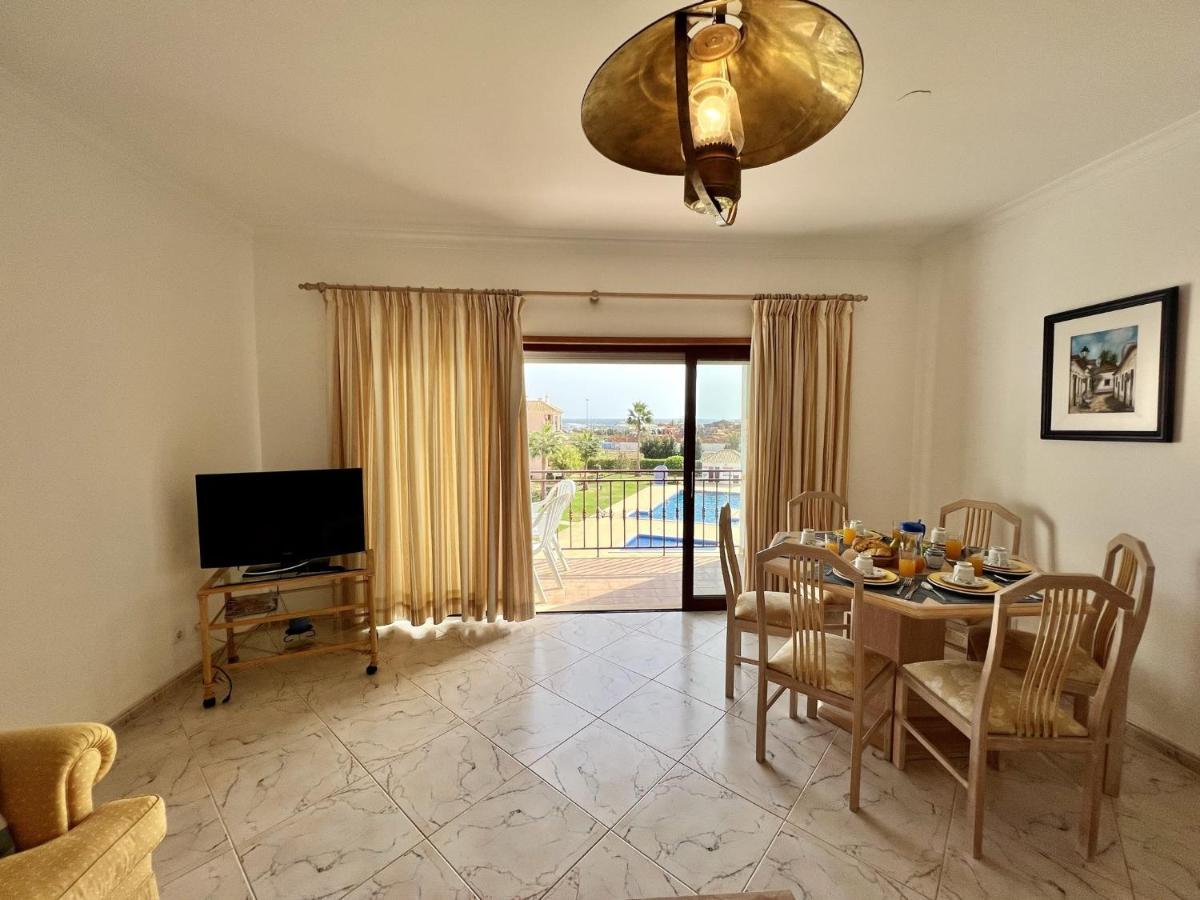 Quarteira Elegant With Pool By Homing Daire Dış mekan fotoğraf