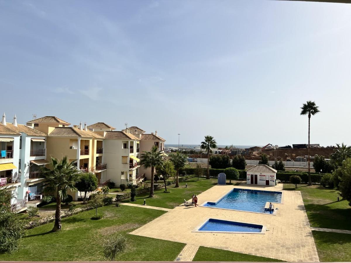 Quarteira Elegant With Pool By Homing Daire Dış mekan fotoğraf